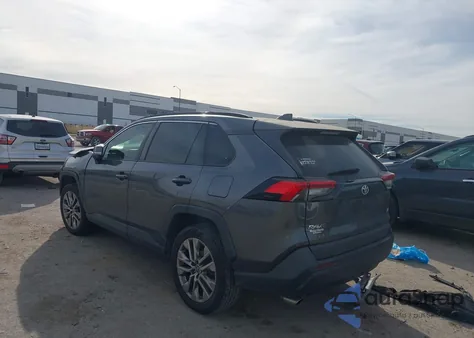 2021 Toyota Rav4 Xle Premium z USA, uszkodzony, nr VIN 2T3C1RFV7MC119488